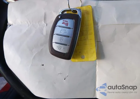 2017 Hyundai Elantra Value Edition z USA, uszkodzony, nr VIN 5NPD84LFXHH179213